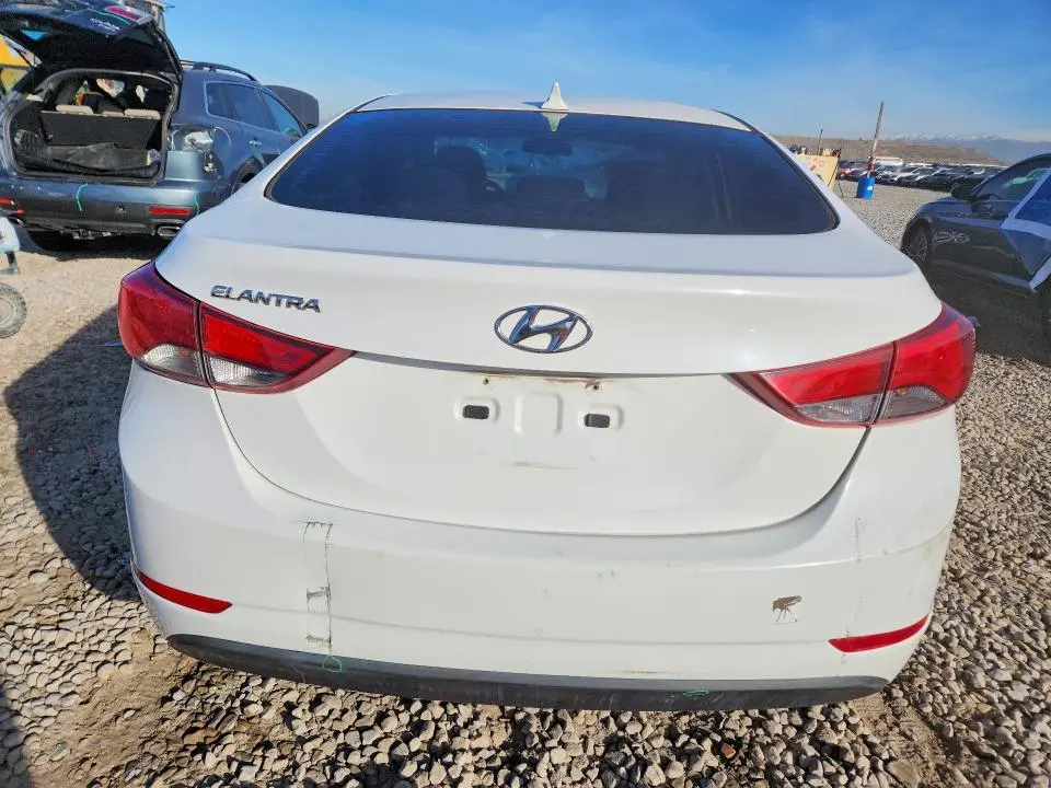2014 HYUNDAI ELANTRA SE  