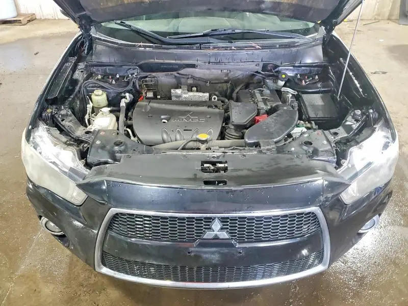 2012 MITSUBISHI OUTLANDER SE  