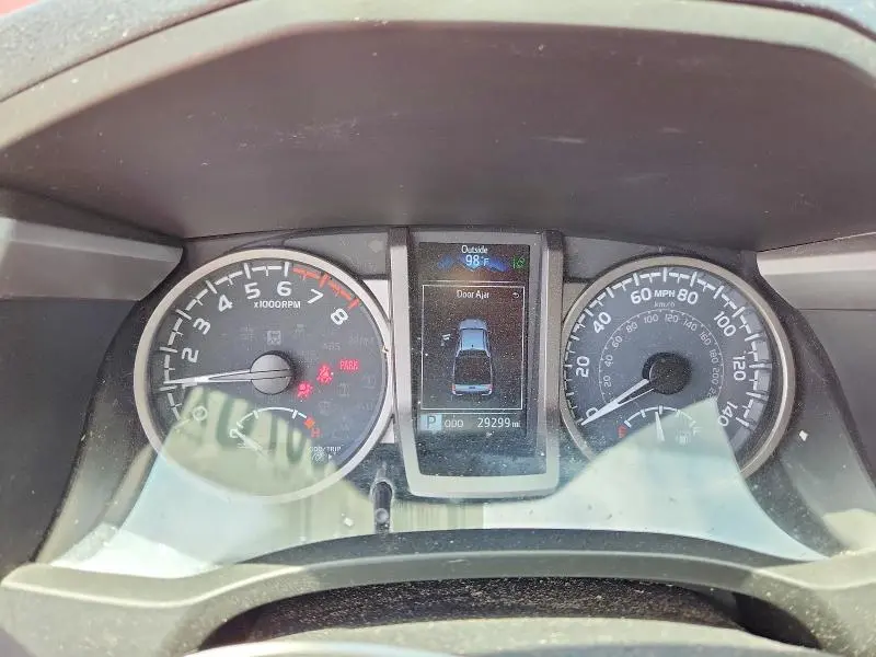 2022 TOYOTA TACOMA SR5 V6  