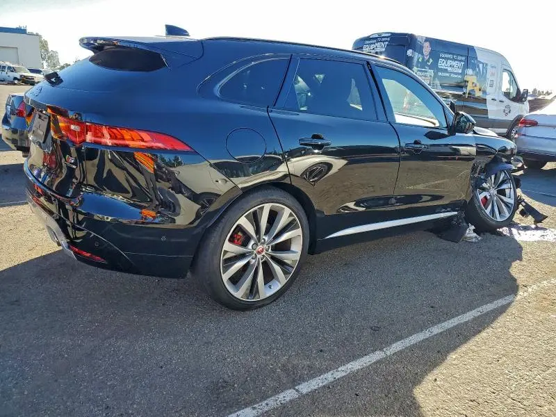 2019 JAGUAR F-PACE S  