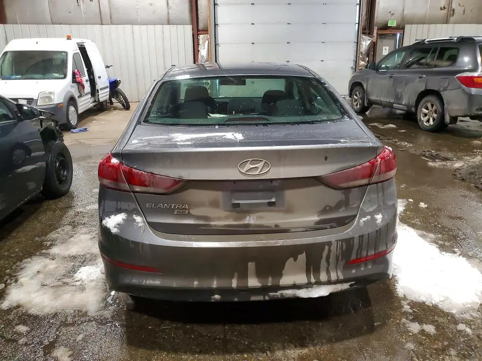 2018 HYUNDAI ELANTRA SE  