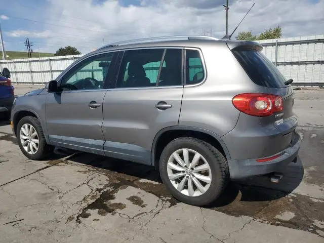 2011 VOLKSWAGEN TIGUAN S  