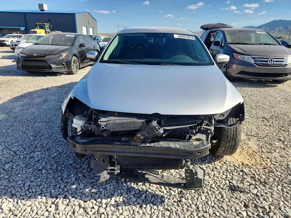 2012 VOLKSWAGEN JETTA SE  