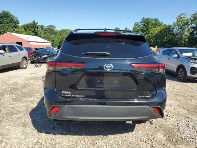 2022 TOYOTA HIGHLANDER XLE  