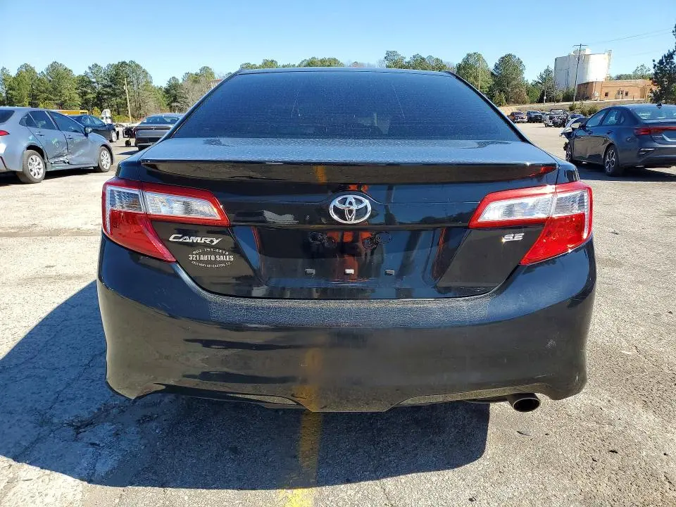 2014 TOYOTA CAMRY SE  