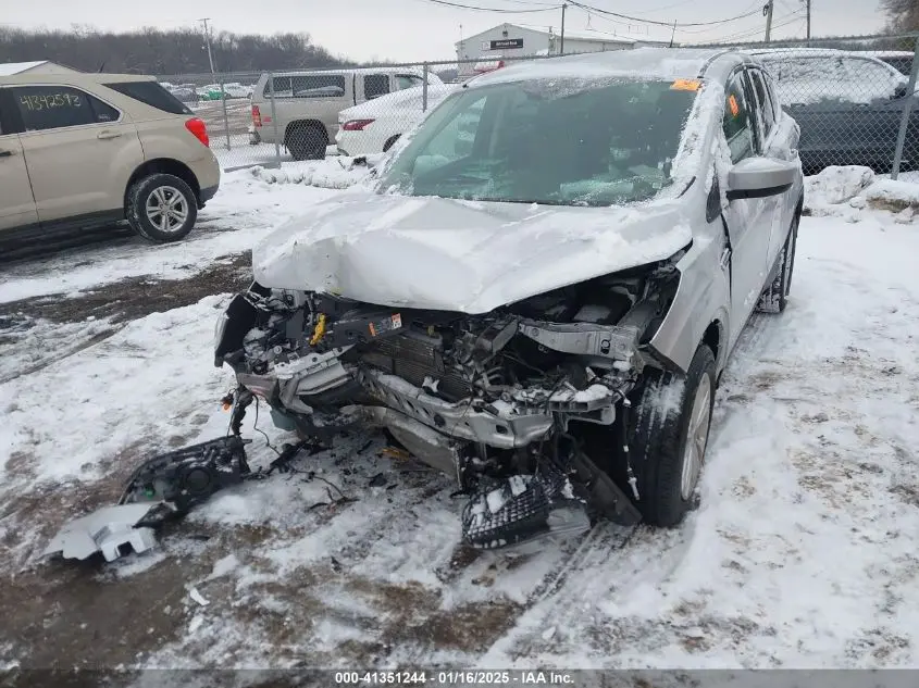 2019 FORD ESCAPE SE