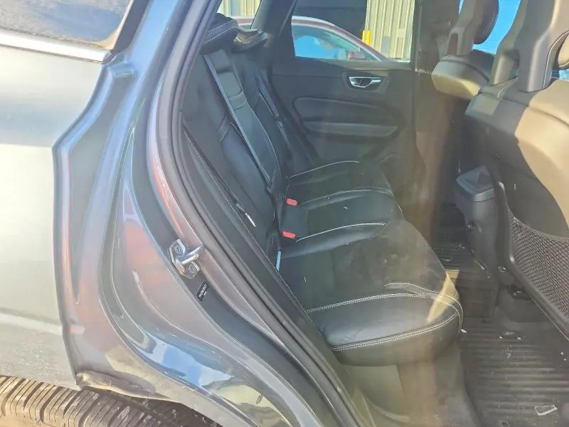 2018 VOLVO XC60 T6 R-DESIGN  