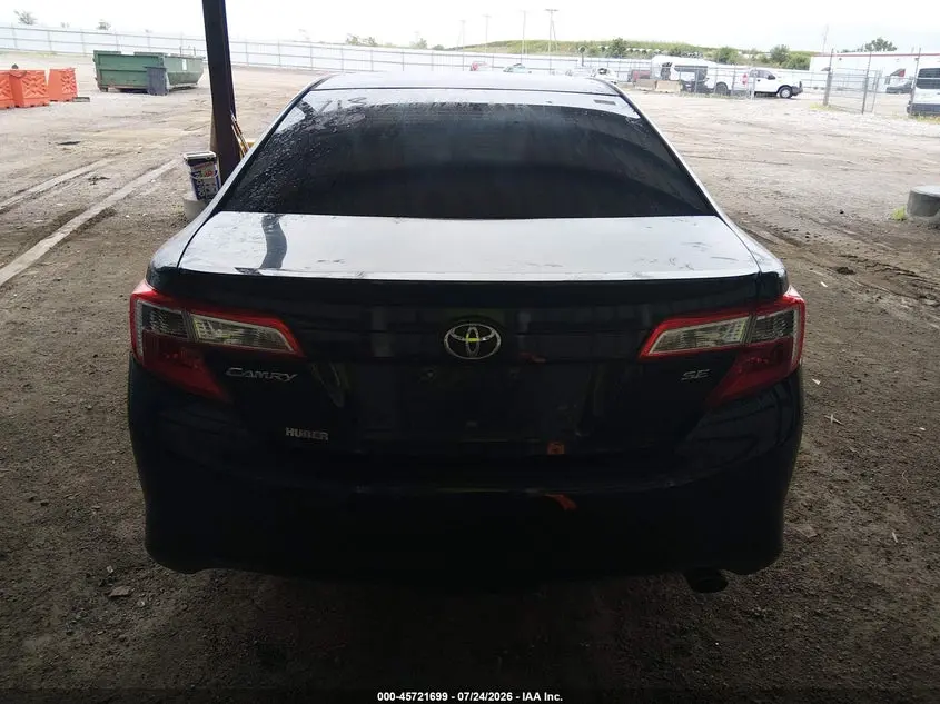 2012 TOYOTA CAMRY SE