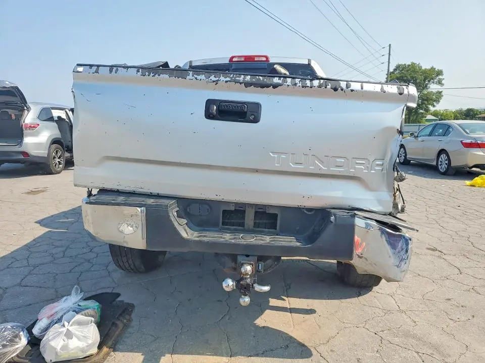 2018 TOYOTA TUNDRA SR5  