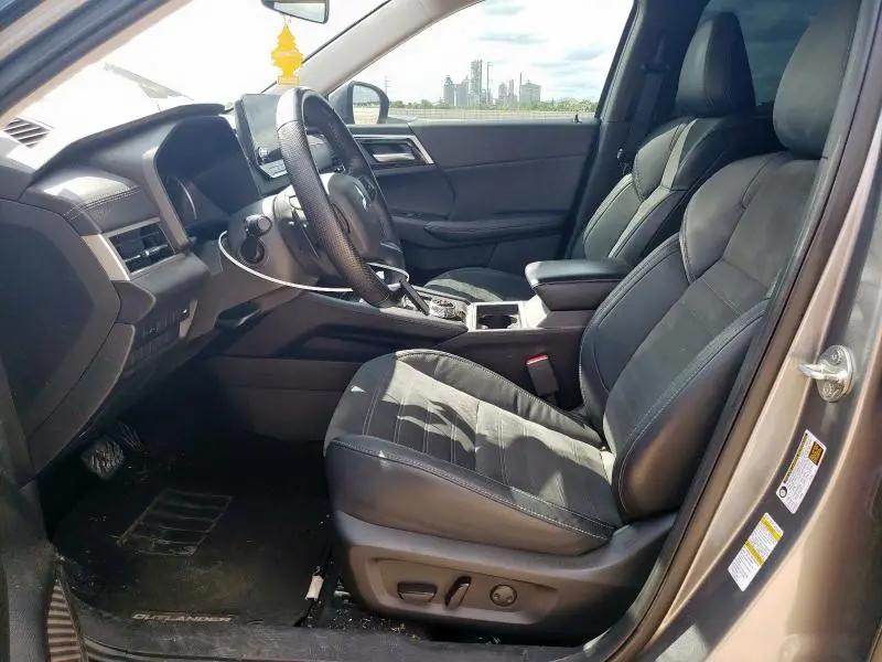 2023 MITSUBISHI OUTLANDER SE  