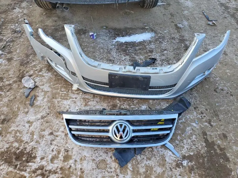 2011 VOLKSWAGEN TIGUAN S  