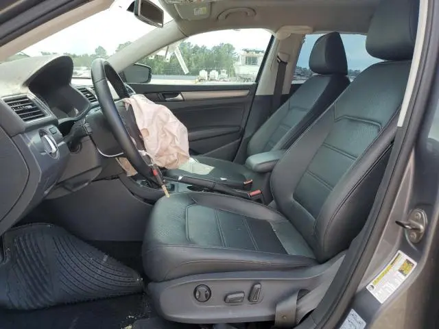2014 VOLKSWAGEN PASSAT SE  