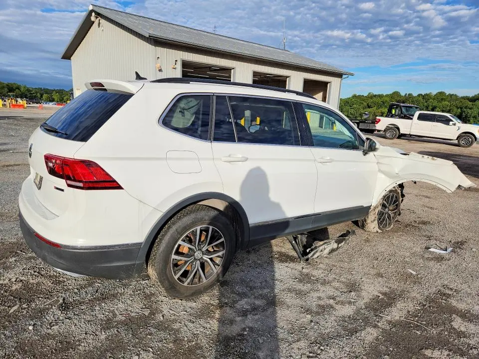 2021 VOLKSWAGEN TIGUAN SE  