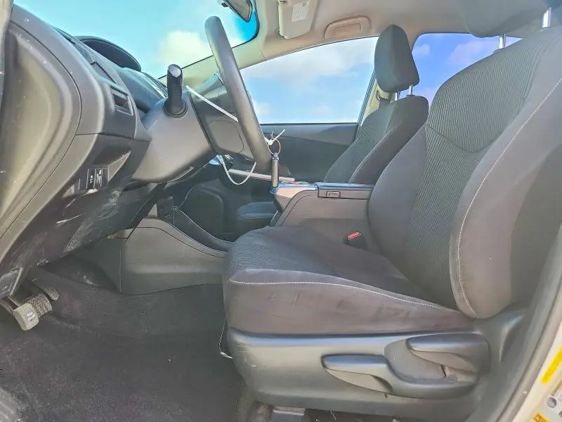 2016 TOYOTA PRIUS V TWO  