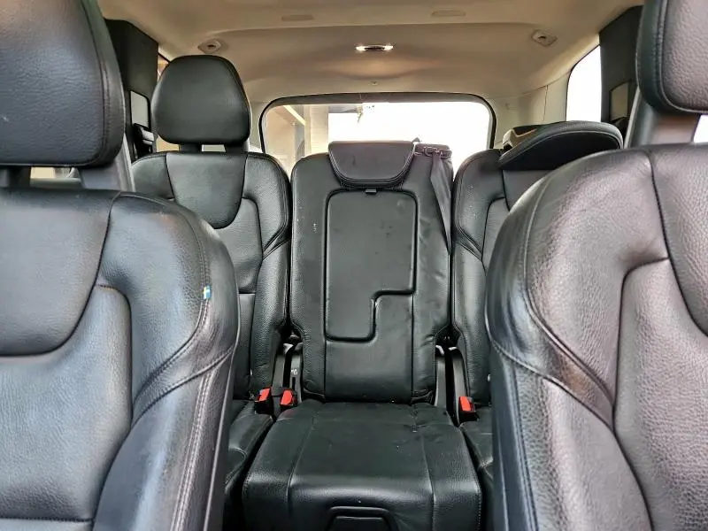 2021 VOLVO XC90 T6 MOMENTUM  