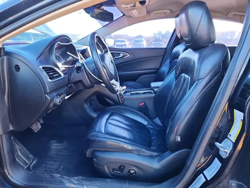 2016 CHRYSLER 200   