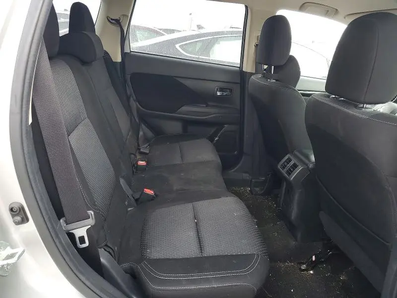 2019 MITSUBISHI OUTLANDER ES  