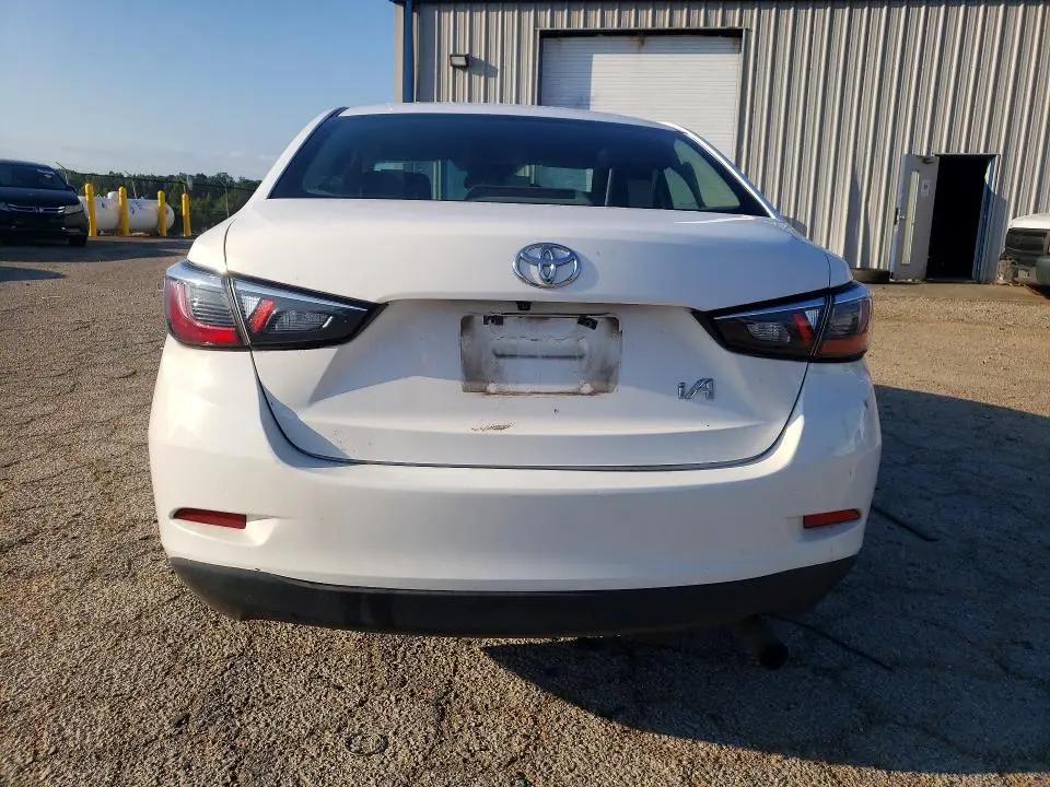 2018 TOYOTA YARIS IA BASE  