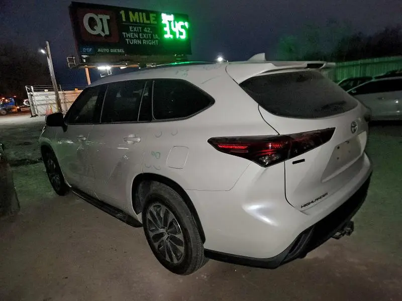 2020 TOYOTA HIGHLANDER XLE  