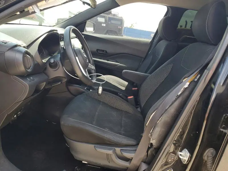2019 NISSAN KICKS S  