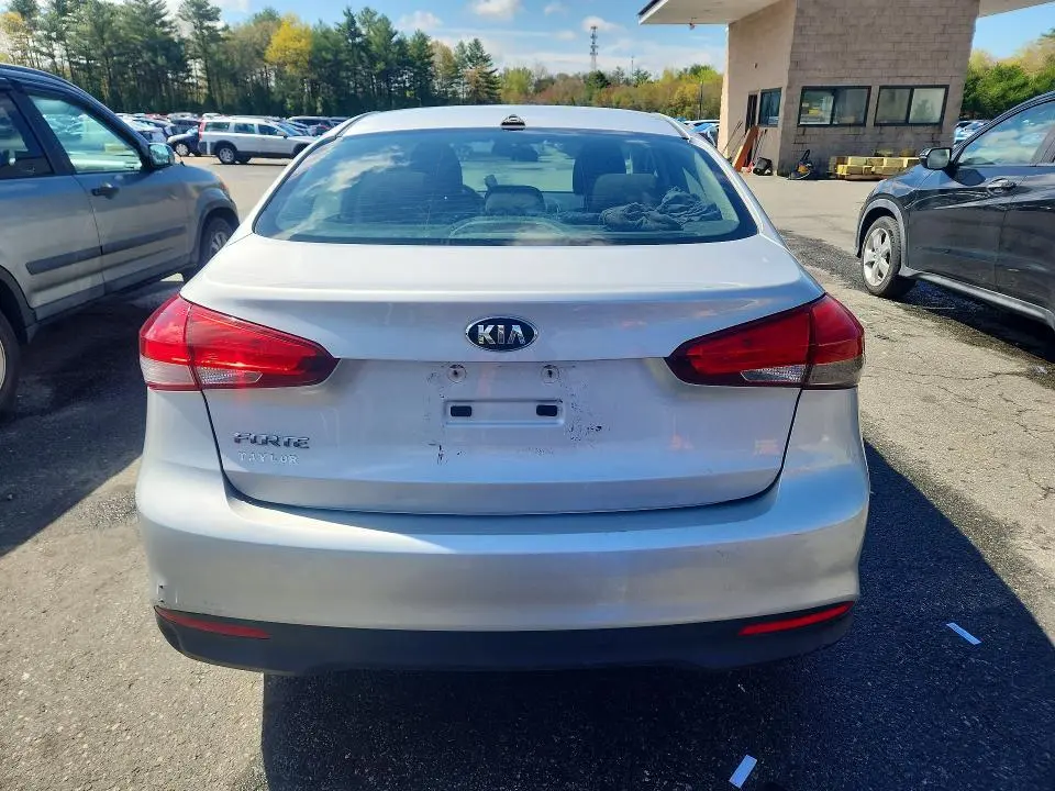 2018 KIA FORTE LX  