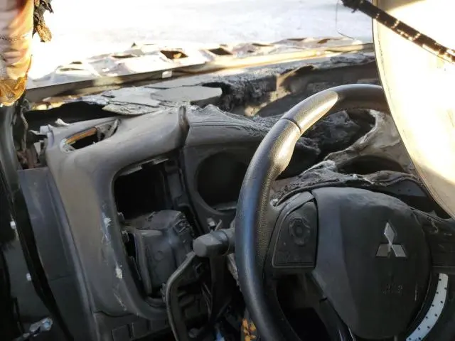 2019 MITSUBISHI OUTLANDER SE  