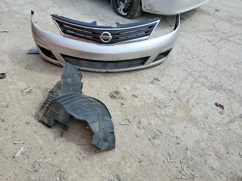 2011 NISSAN VERSA 1.8 S  