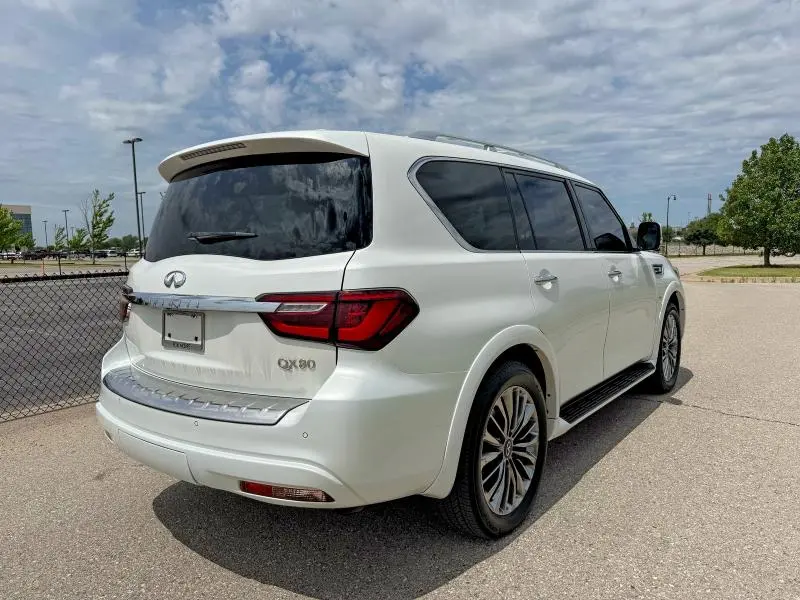 2019 INFINITI QX80 LUXE  
