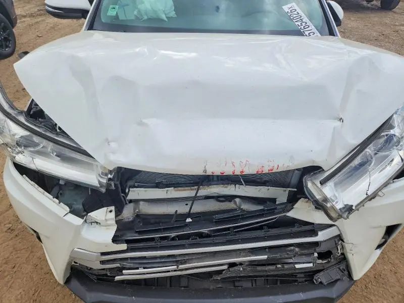 2019 TOYOTA HIGHLANDER XLE  