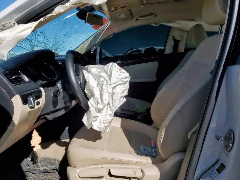 2016 VOLKSWAGEN JETTA SEL  