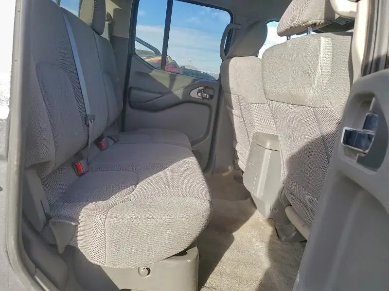 2017 NISSAN FRONTIER S  