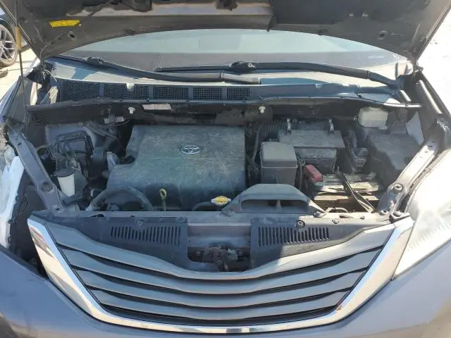 2014 TOYOTA SIENNA XLE  