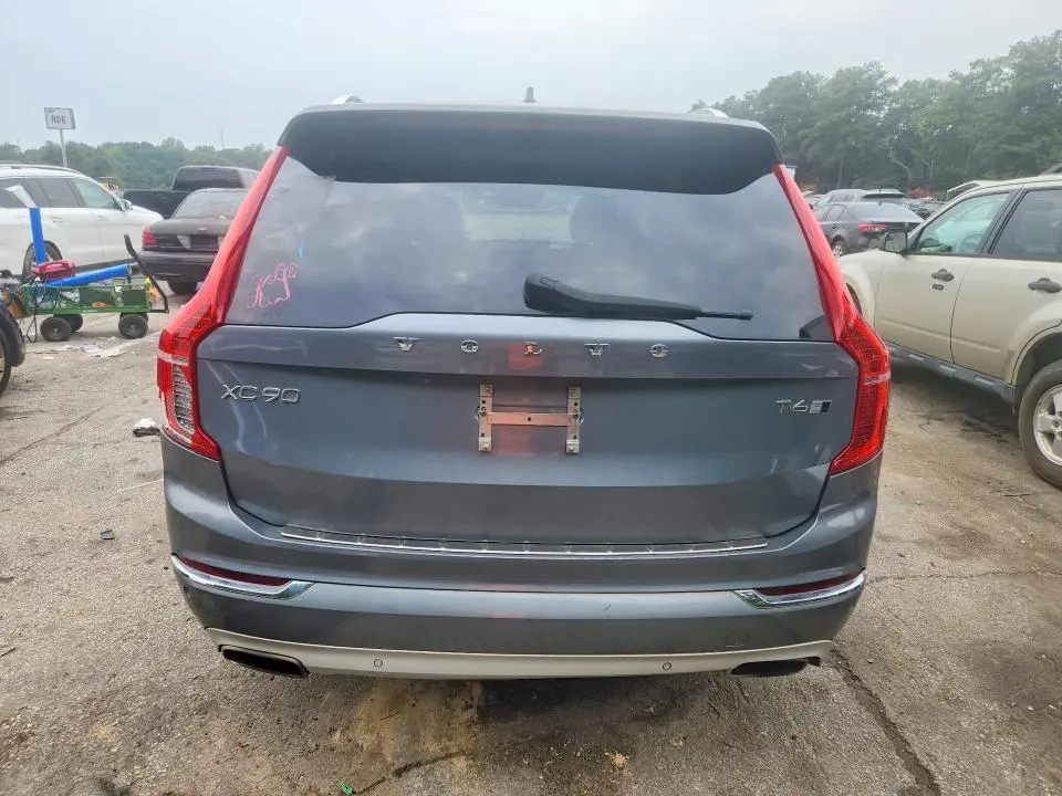 2016 VOLVO XC90 T6  