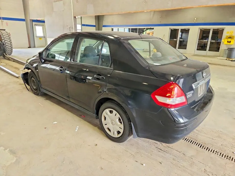2011 NISSAN VERSA 1.8 S  
