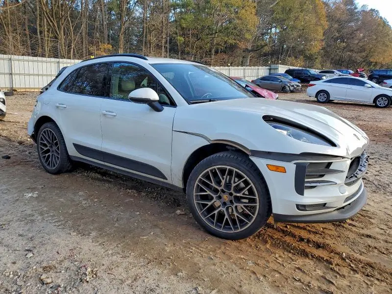 2020 PORSCHE MACAN   
