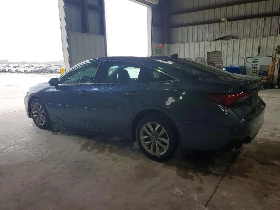2021 TOYOTA AVALON XLE  