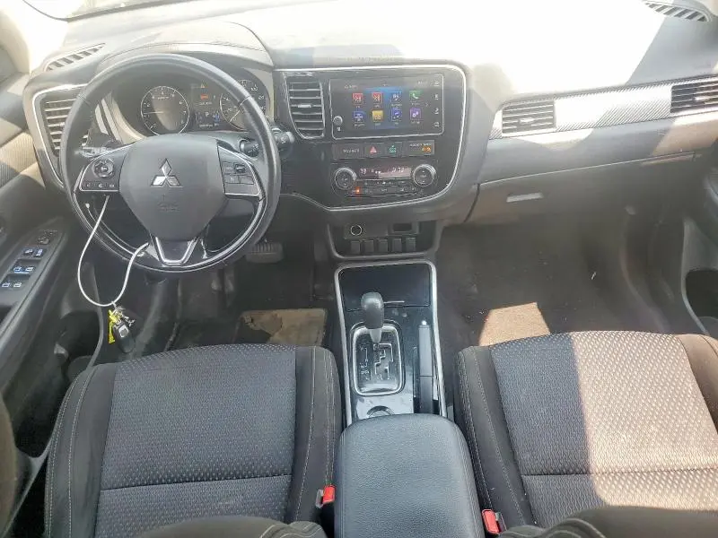 2017 MITSUBISHI OUTLANDER SE  