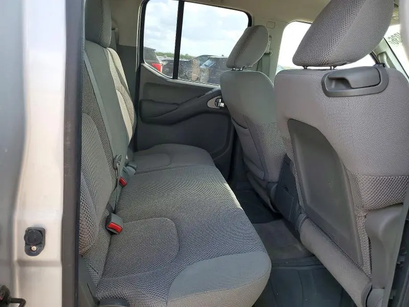 2013 NISSAN FRONTIER S  