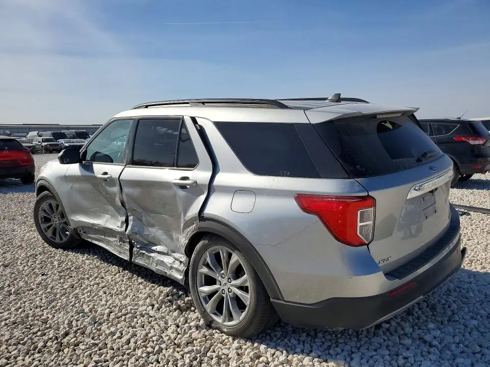 2022 FORD EXPLORER XLT  