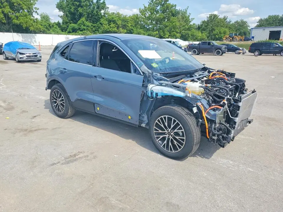 2025 FORD ESCAPE   