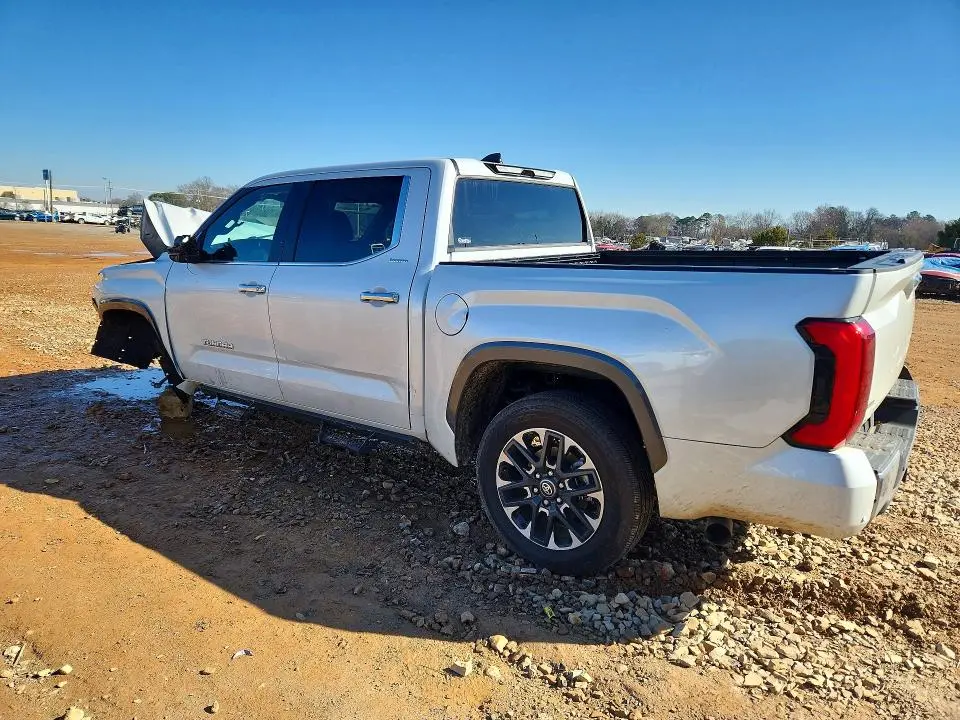 2025 TOYOTA TUNDRA CREWMAX LIMITED  