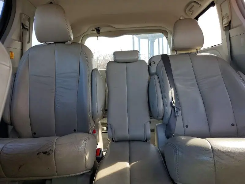 2011 TOYOTA SIENNA XLE 8-PASSENGER  