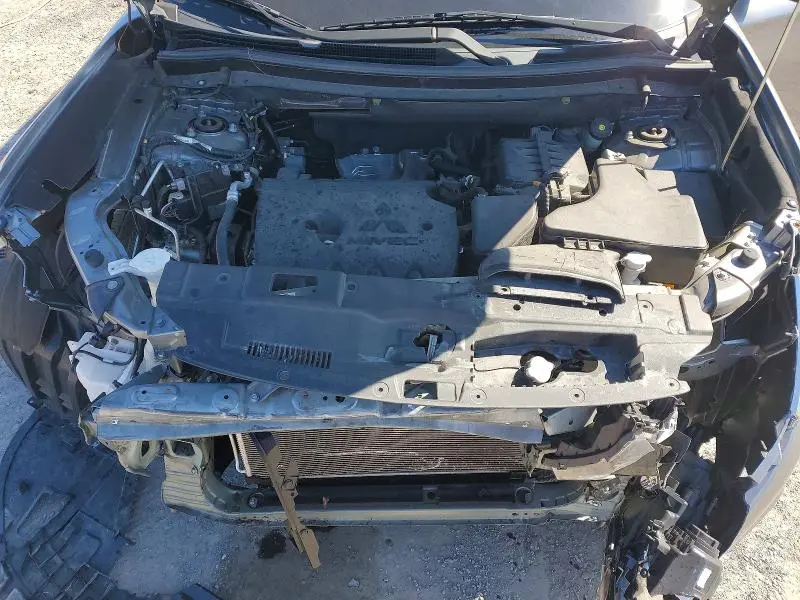 2020 MITSUBISHI OUTLANDER SE  