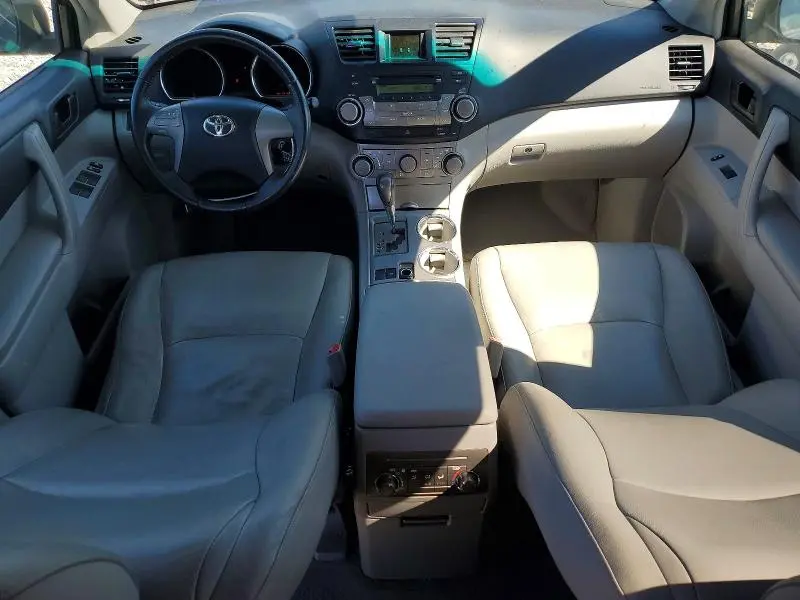 2010 TOYOTA HIGHLANDER BASE  