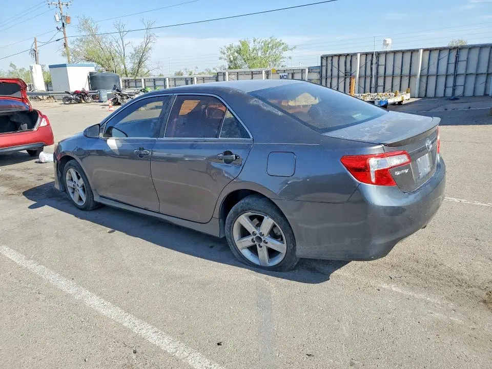2014 TOYOTA CAMRY SE  