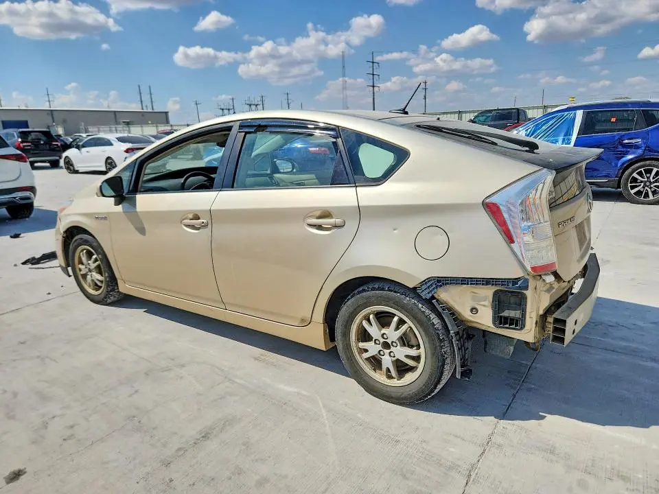 2011 TOYOTA PRIUS THREE  