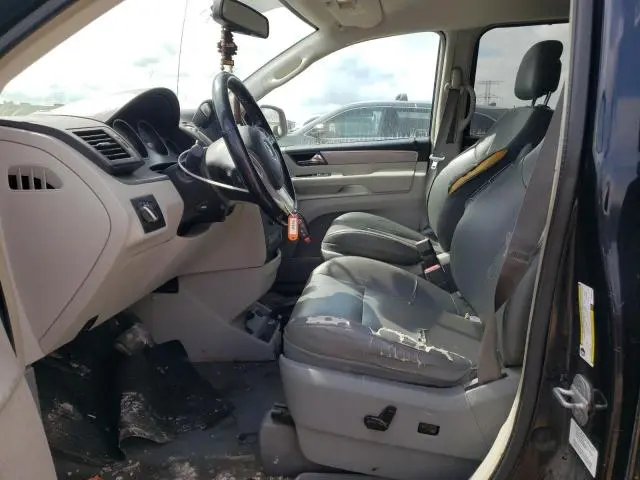2011 VOLKSWAGEN ROUTAN SE  