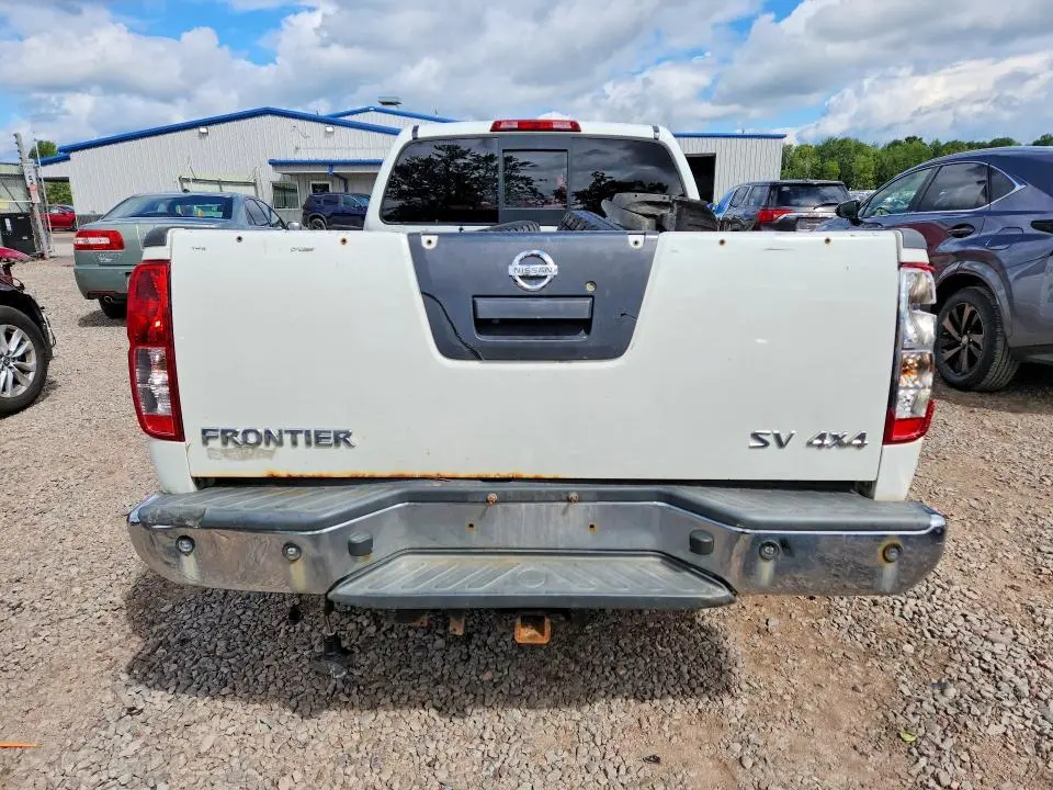 2017 NISSAN FRONTIER SV V6  