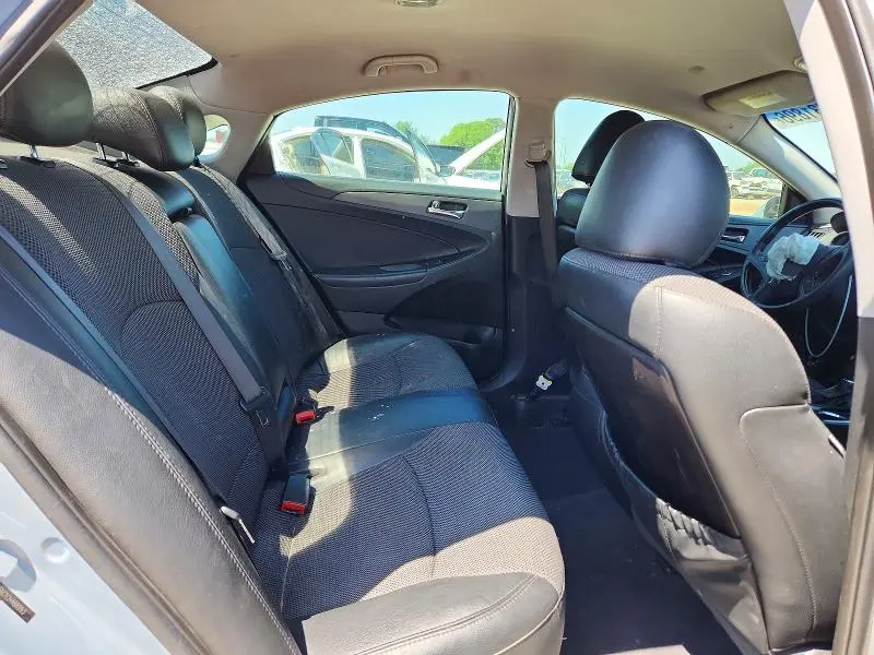 2012 HYUNDAI SONATA SE  