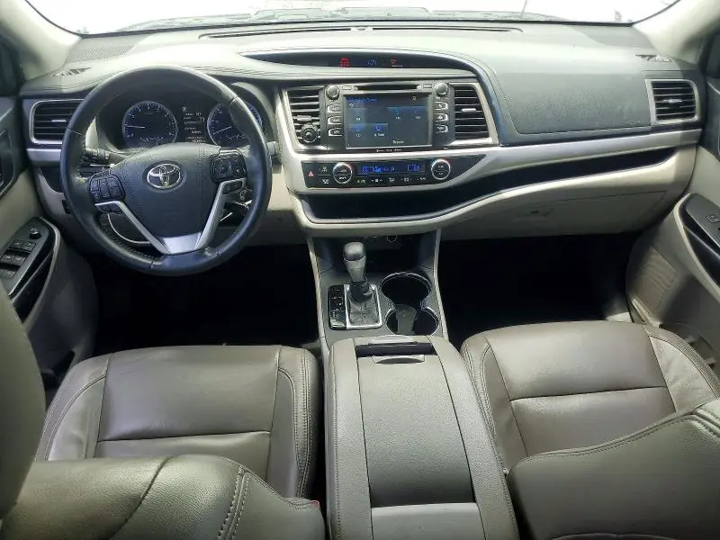 2019 TOYOTA HIGHLANDER LE PLUS  